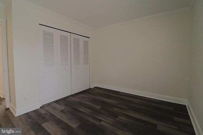 Building Photo - 6010 Westchester Park Dr