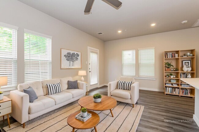 Building Photo - 18326 W Centro Cir