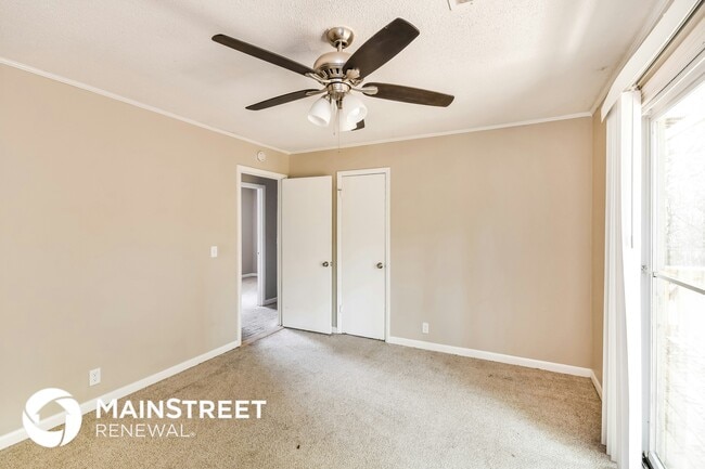 Building Photo - 1032 Sandy Brook Cir