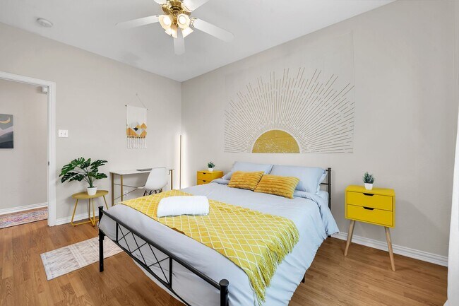 Building Photo - 1425 E James St