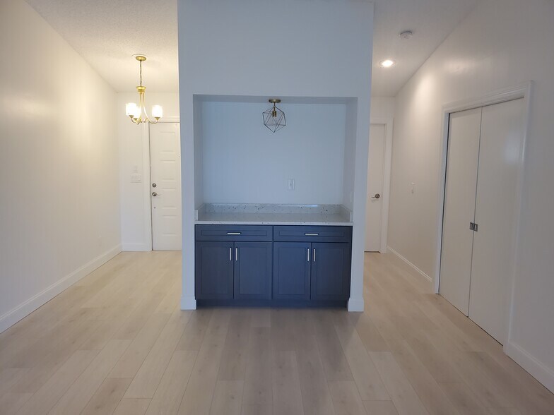 Building Photo - 3159 SW Sunset Trace Cir