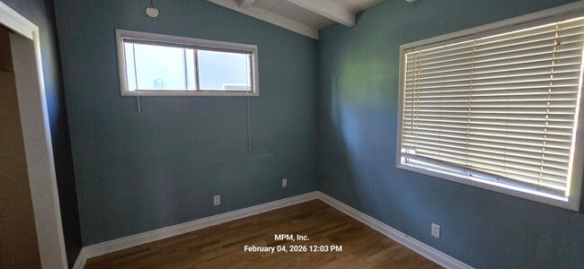 Building Photo - 2 bedroom 2 bath w bonus room