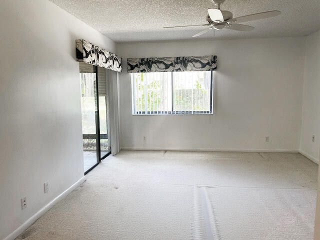 Building Photo - 5750 Fairway Park Ct