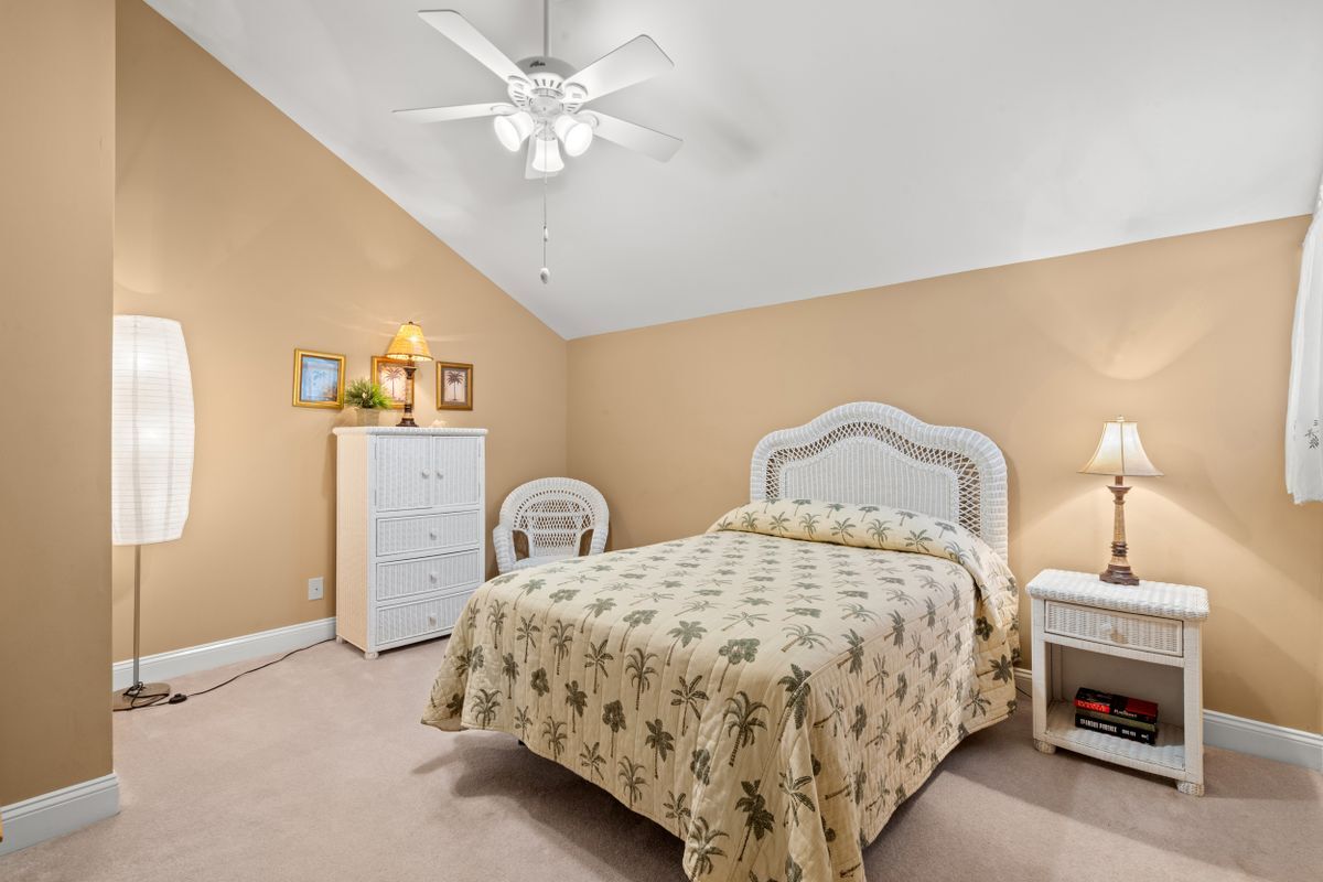 Building Photo - 141-14112 12 Oaks Dr