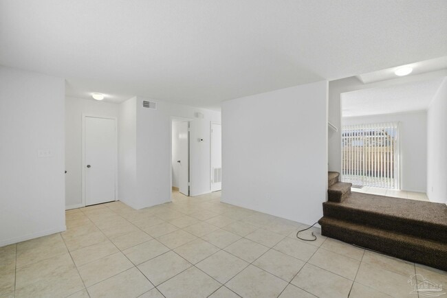 Building Photo - 2109 Langley Ave