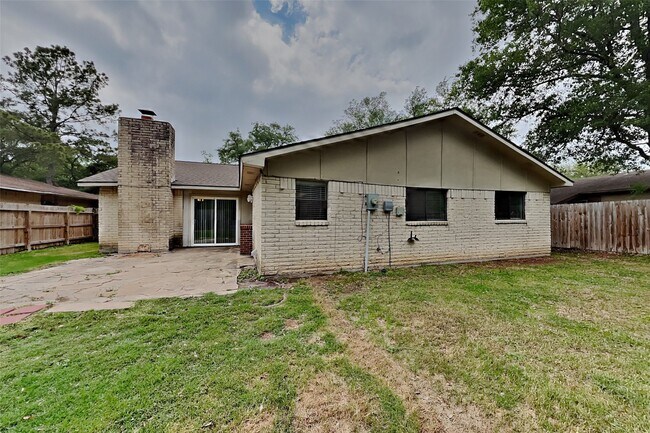 Building Photo - 18106 Navajo Trail Dr