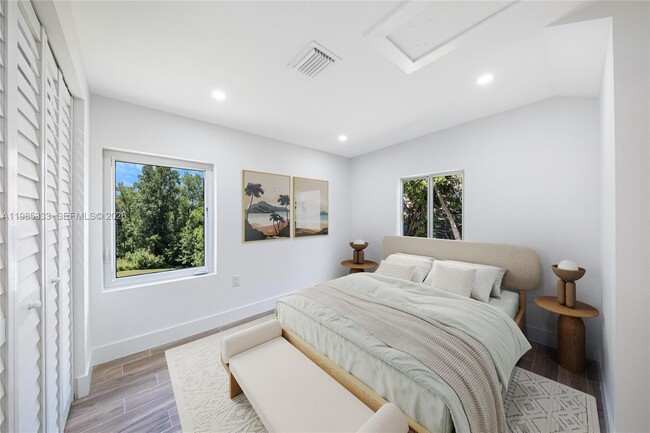 Building Photo - 5900 NW 5th Ct