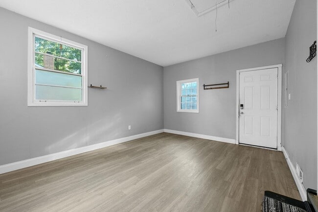 Building Photo - 102 Preston Dr