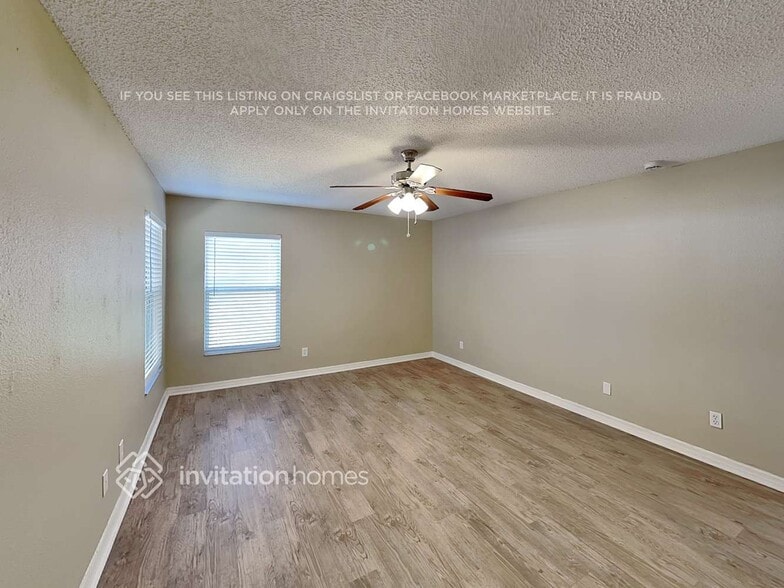 Building Photo - 1911 Summit Oaks Cir