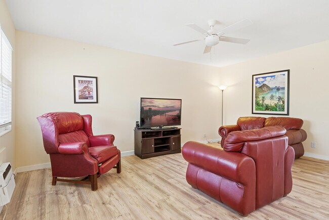 Building Photo - 142 Norwich F