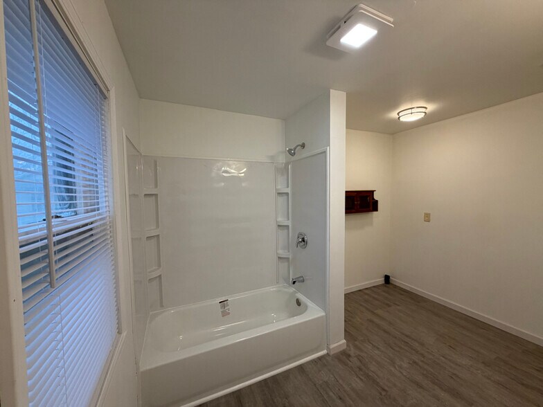 Building Photo - 3110 Vine St