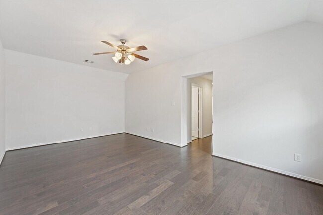 Building Photo - Exquisite 2-Story Home in a Prime Location...