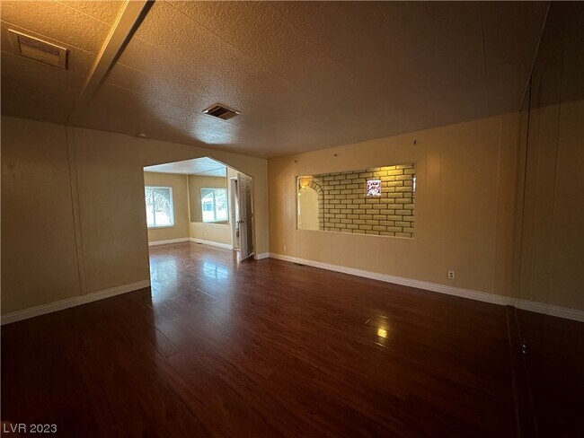 Building Photo - 4646 Fiesta Way