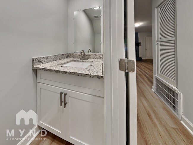 Building Photo - 6489 Parton Ct