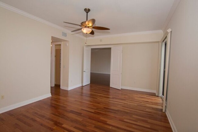 Building Photo - 2/2 Winter Park condo just 1/4 mile to Par...