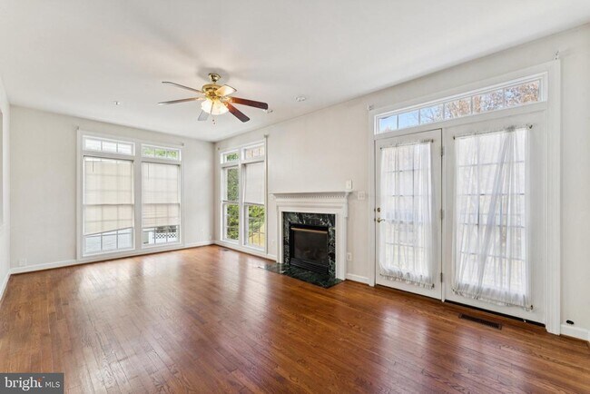 Building Photo - 12423 Falconbridge Dr