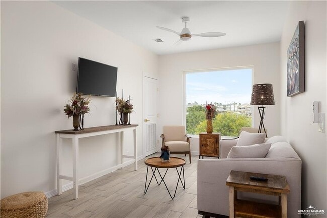 Building Photo - 15 Bass Ave