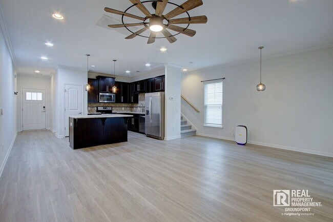 Building Photo - 221 S Lamplighter Ln