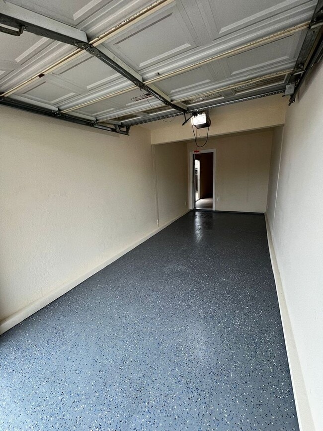 Building Photo - Upgraded Condo with 1 Attached Garage & Private yard.  Gated Complex.