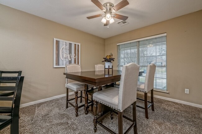 Building Photo - Spacious Townhome in Midway ISD