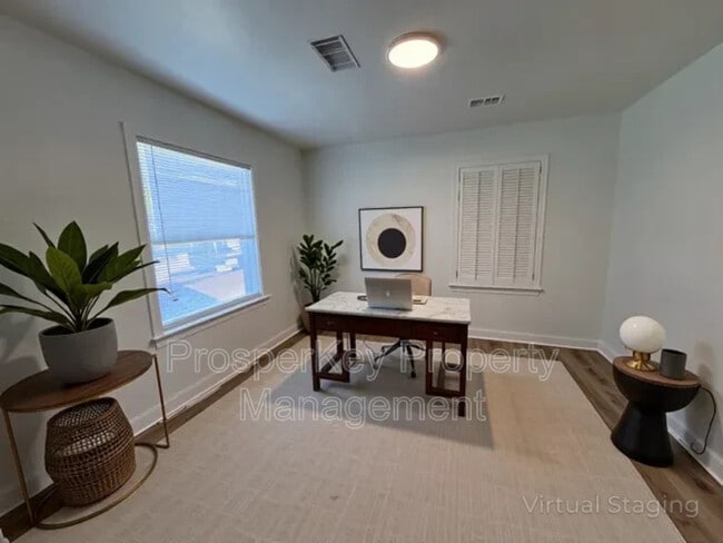 Building Photo - 703 Briarcliff Rd