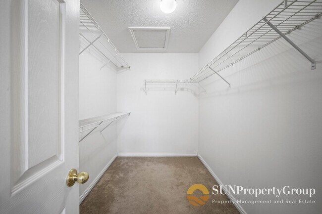 Building Photo - 1574 Calais Ct