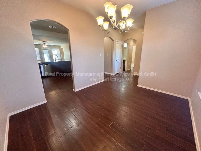 Building Photo - 420 Ridge Point Dr