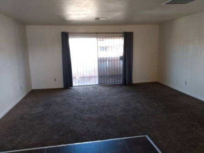 Building Photo - 2112 Sun Ave