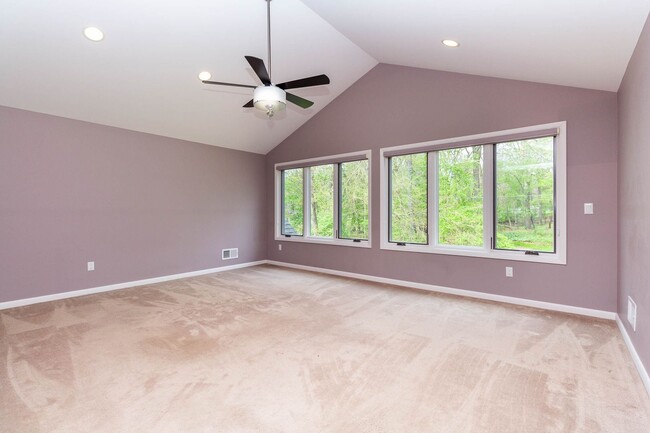 Building Photo - SOPHISTICATED COMFORT in HISTORIC FRANKLIN