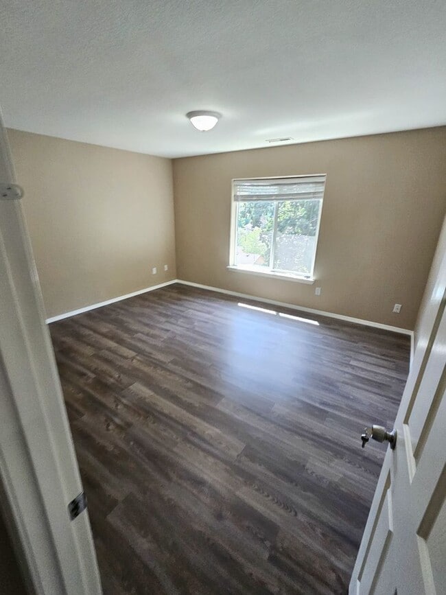 Building Photo - 703 Sitka Deer Ct NW