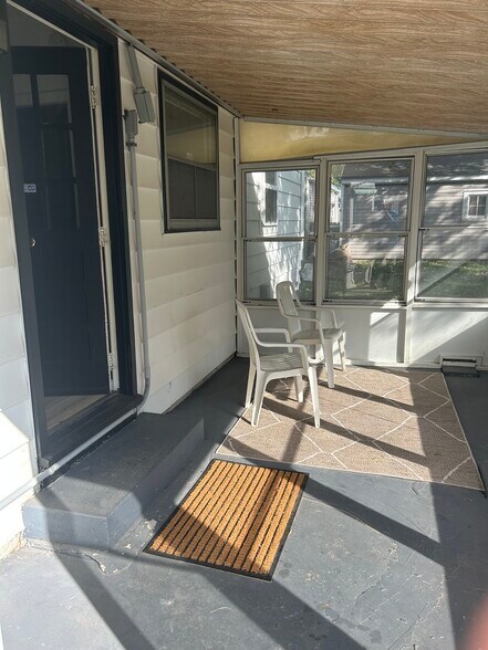 Building Photo - 1202 E Saint Andrews Rd