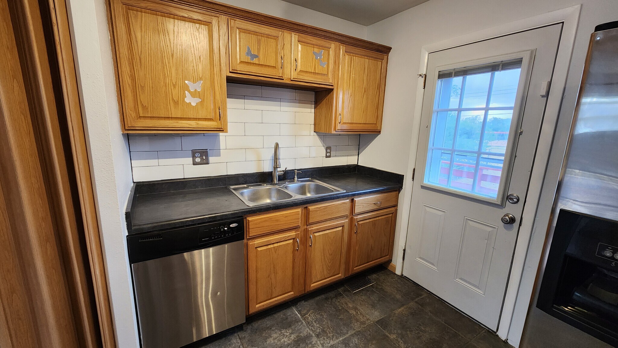 Building Photo - 2228 Fernwood Drive