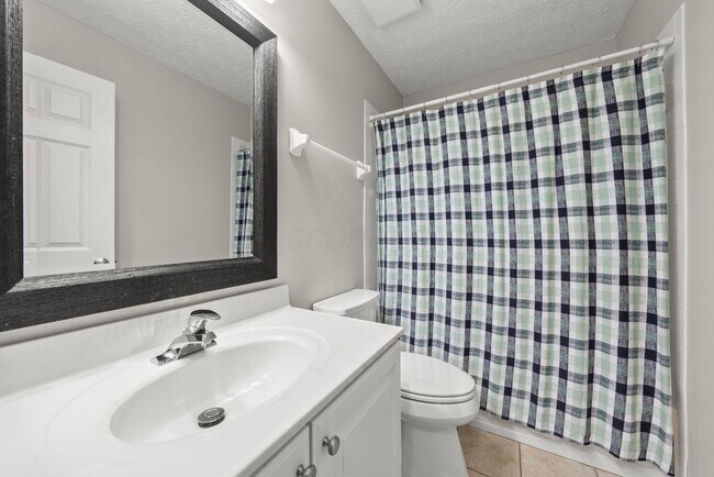 Building Photo - 397 Abbotsbury Dr