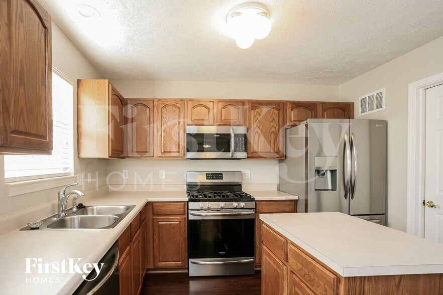 Building Photo - 14982 Deer Trail Dr