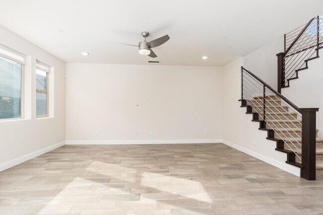 Building Photo - 1383 E Via Azzurra Way