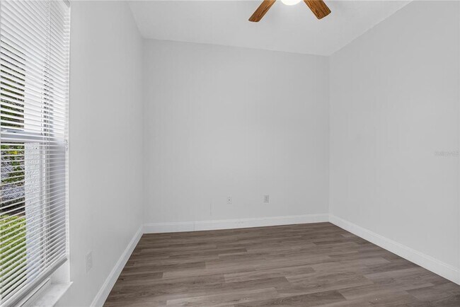 Building Photo - 121 Aurelia Ct