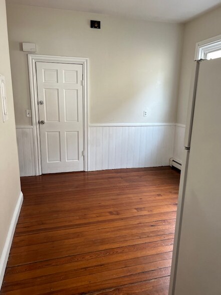 Building Photo - 468 Wickenden St