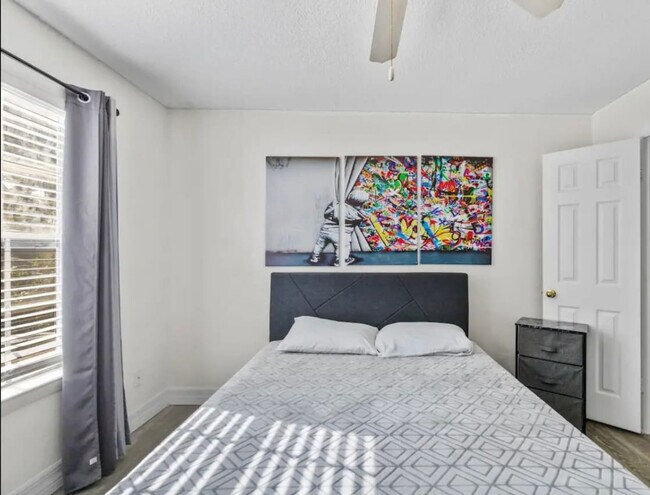 Building Photo - 4561 Southfield Ave