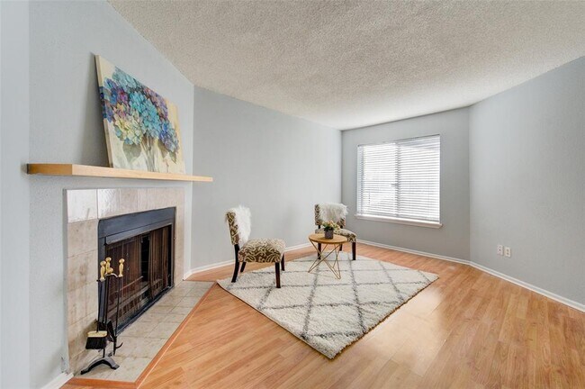 Building Photo - 1620 Good Day Dr