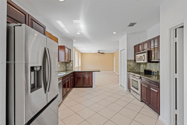 Building Photo - 20530 NW 12th Ct