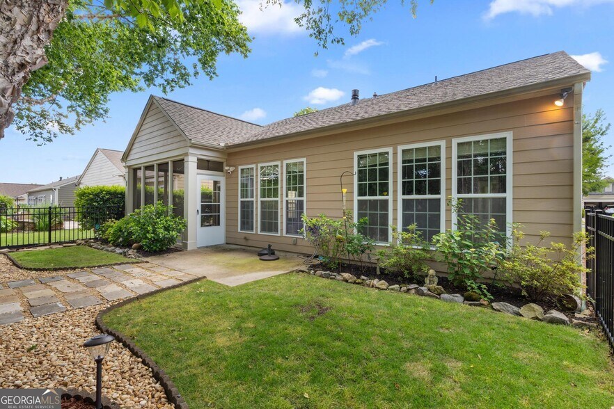 Building Photo - 105 Dahlia Dr