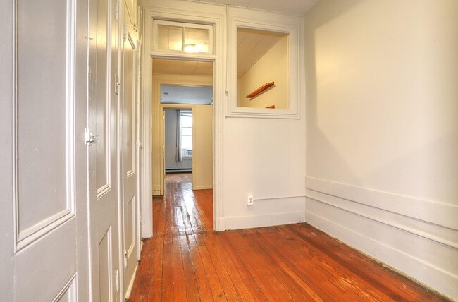 Building Photo - 320 Jefferson St