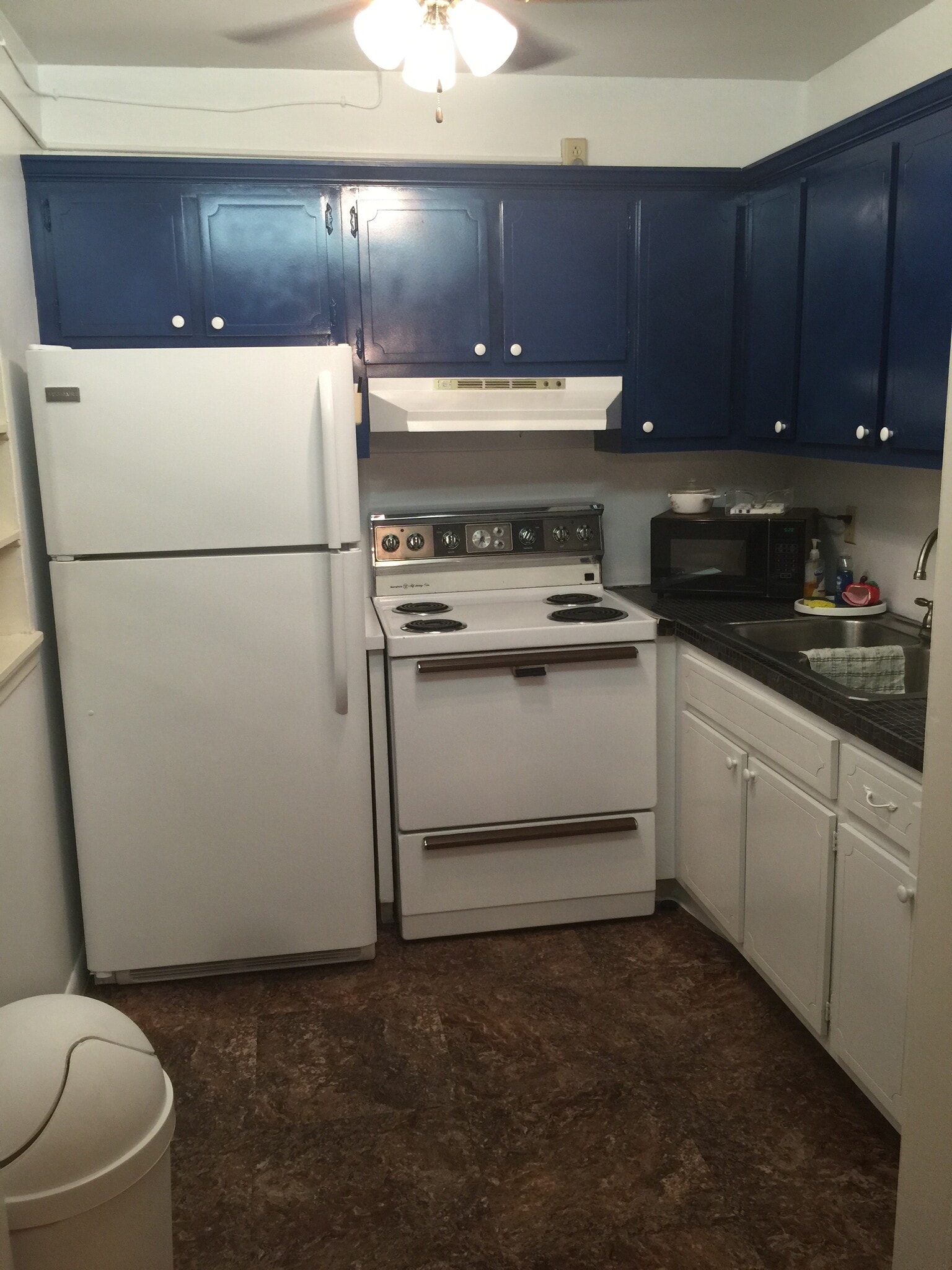 Kitchen - 2960 Lake Osborne Dr