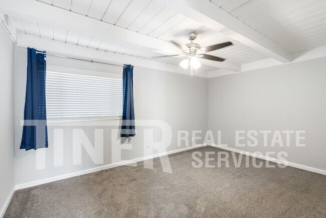 Building Photo - STUNNING UPDATED HOME 5 BEDROOM HOME ON CO...