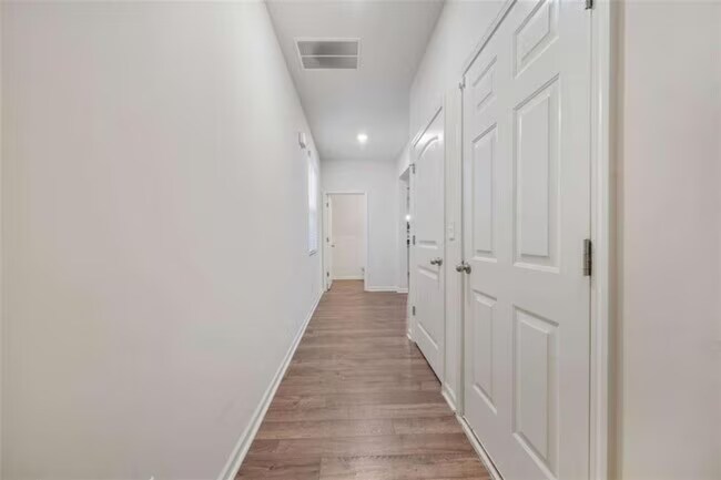 Building Photo - 826 Bentley Dr