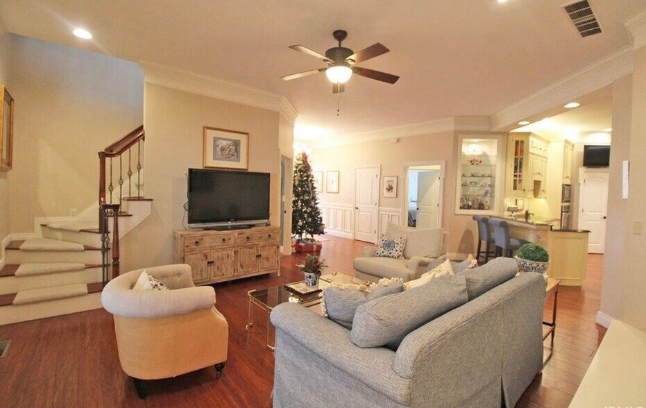 Building Photo - 1512 Victoria Green Blvd