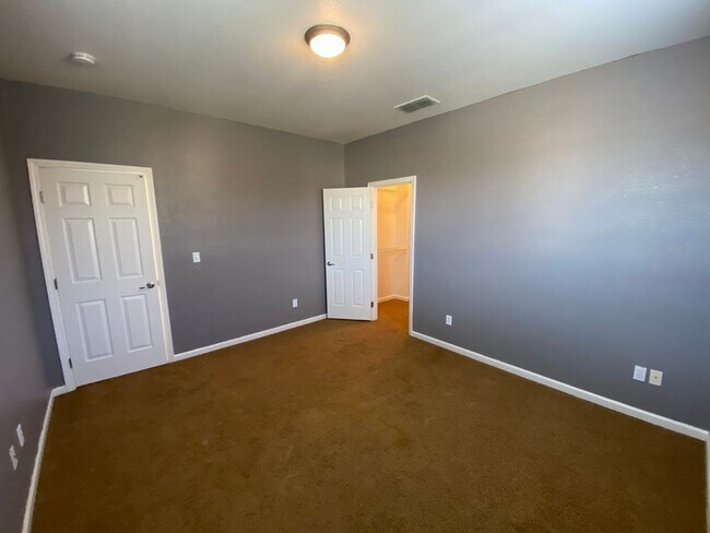 Building Photo - Elegant 2 story home in NW Visalia Coming ...