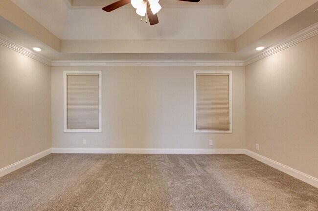 Building Photo - 230 Cotoneaster Ln