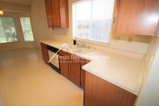 Building Photo - Nice 3bd/2ba House with 2 Car Garage near Bell & Rio Linda Blvd