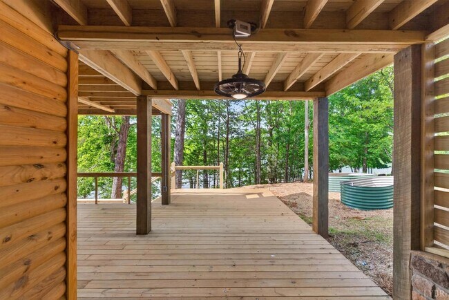 Building Photo - 308 Acres Ct